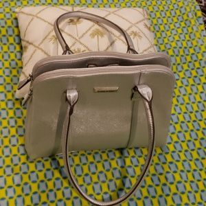 KENNETH COLE HAND BAG